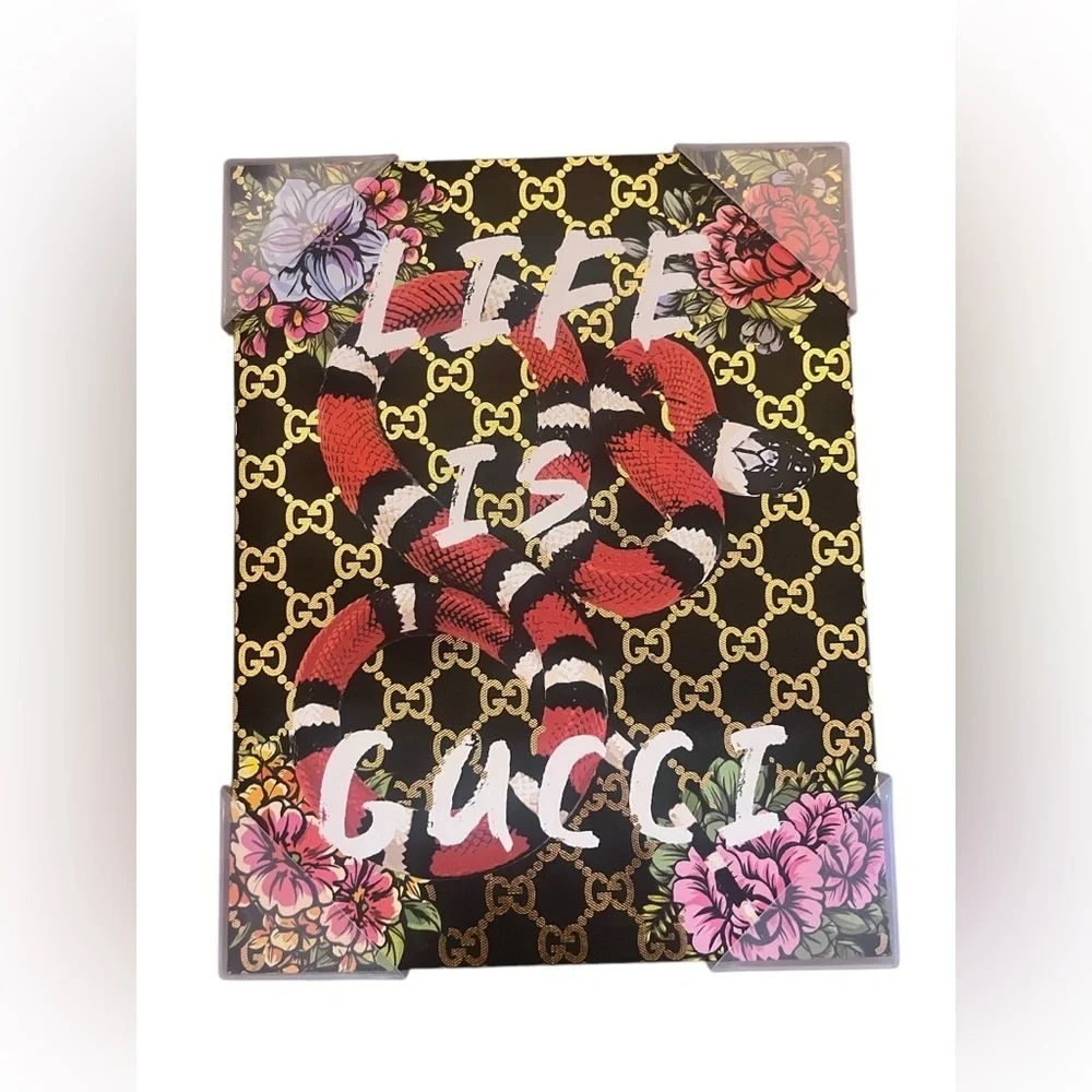 Gorgeous background photo pieces or wall art! Gucci & Louis Vuitton Fashion art - Picture 2 of 7